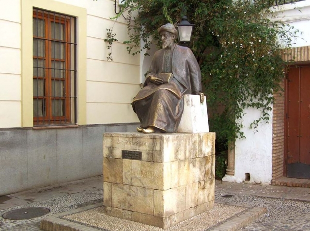 Escultura de Maimonides